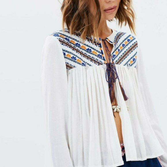 TIGERLILY Seba White Shell Embroidered Light Jacket - Picture 9 of 11